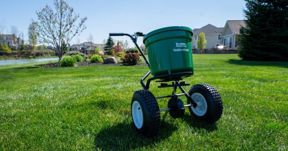 Yard Star® Broadcast Spreader | The Andersons Home and Garden